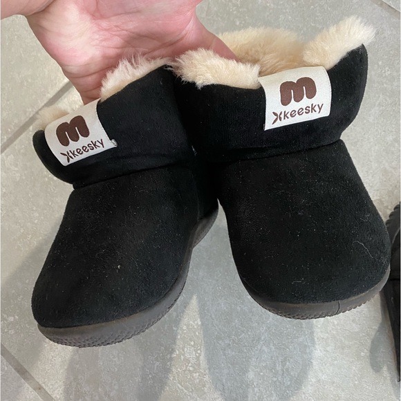 2 Pairs- Baby Winter Shoes - Picture 7 of 15
